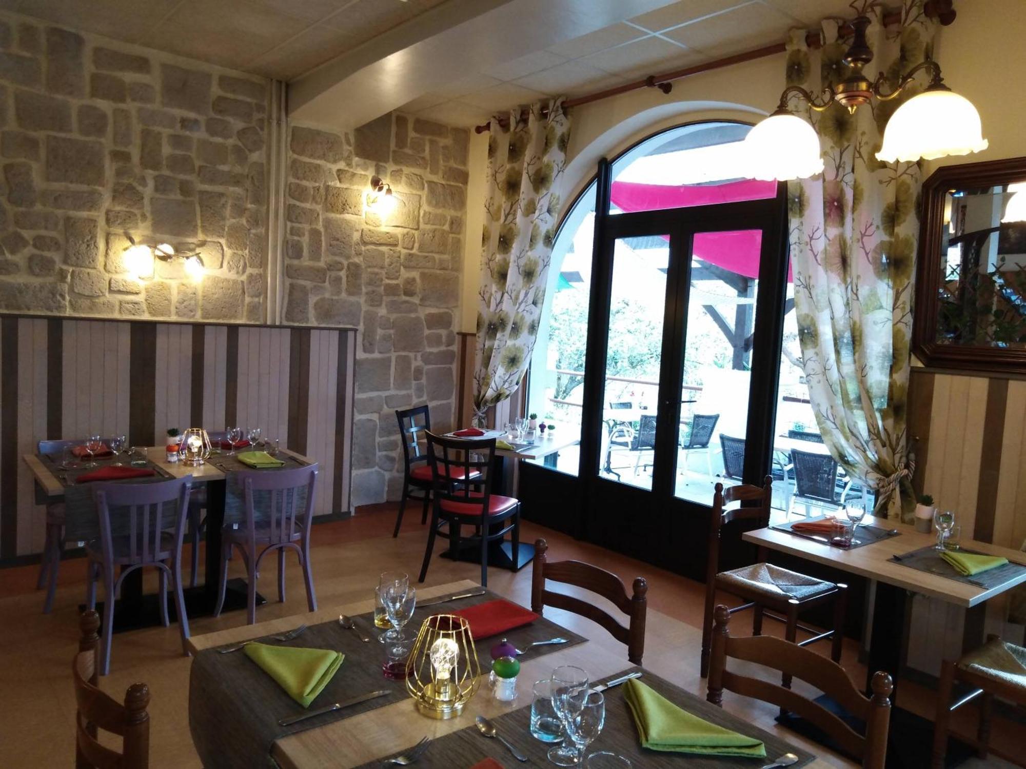 Hotel Du Pont Et Restaurant A Grolejac Ngoại thất bức ảnh